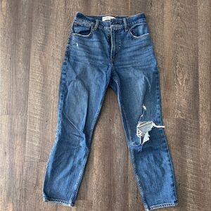 Abercrombie the mom high rise jean medium wash